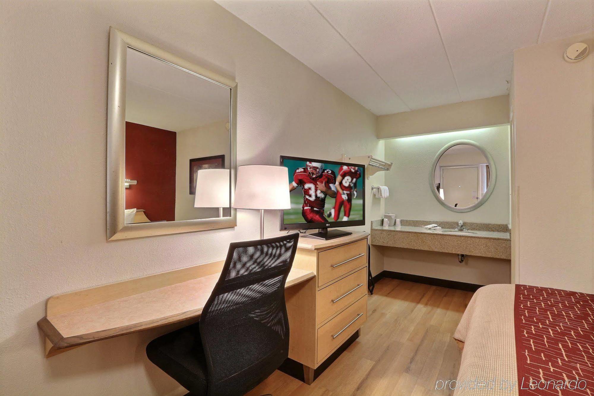 Red Roof Inn Detroit - Plymouth/Canton Екстериор снимка